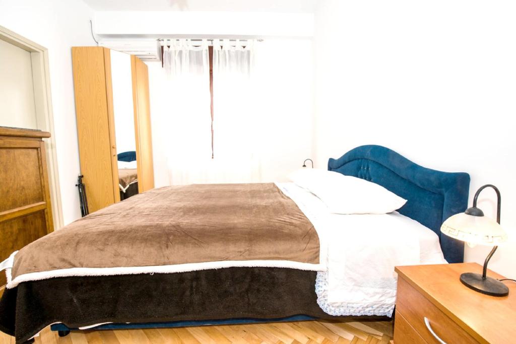 Posteľ alebo postele v izbe v ubytovaní Cozy apartment in Kaštel Štafilić 27 m² with shared pool