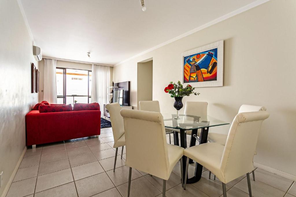  Apartamento próximo ao Centro e praias com infraestrutura completa ITAA04G