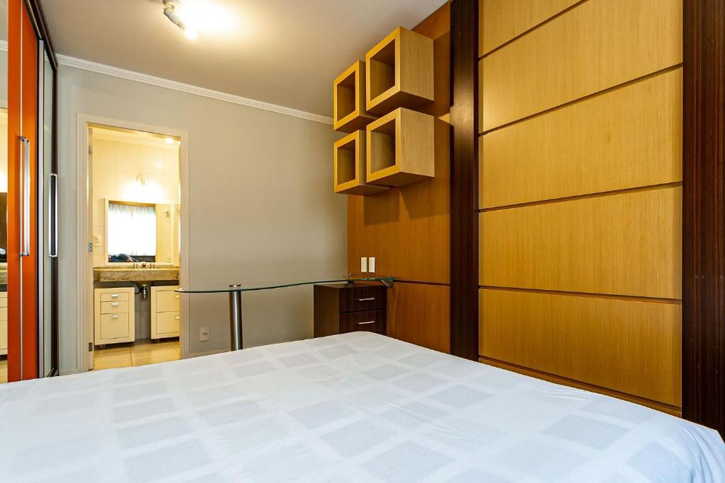  Apartamento próximo ao Centro e praias com infraestrutura completa ITAA04G