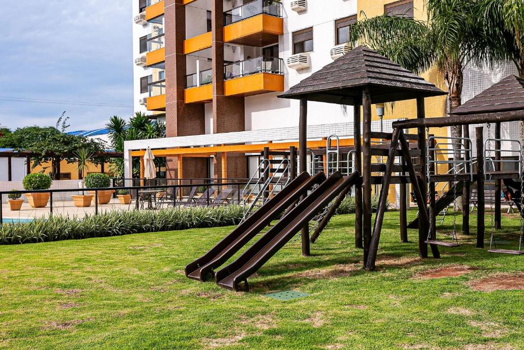  Apartamento próximo ao Centro e praias com infraestrutura completa ITAA04G