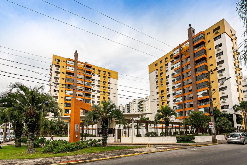  Apartamento próximo ao Centro e praias com infraestrutura completa ITAA04G