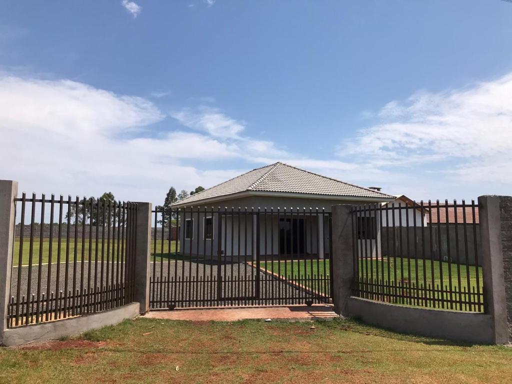  Chácara com piscina