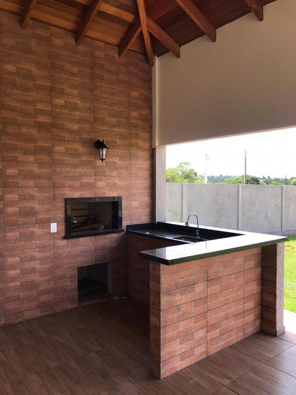  Chácara com piscina