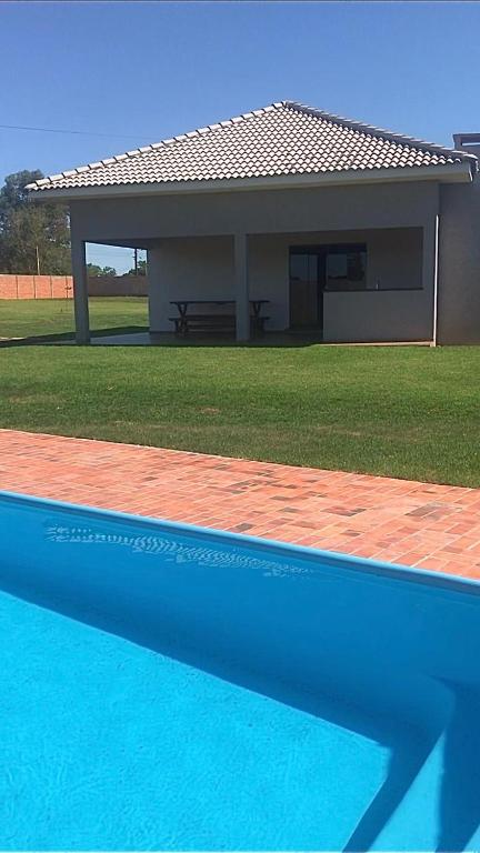  Chácara com piscina