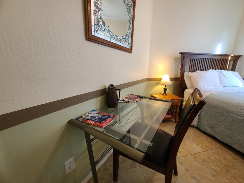 Postel nebo postele na pokoji v ubytování Phoenix home near freeways and airport