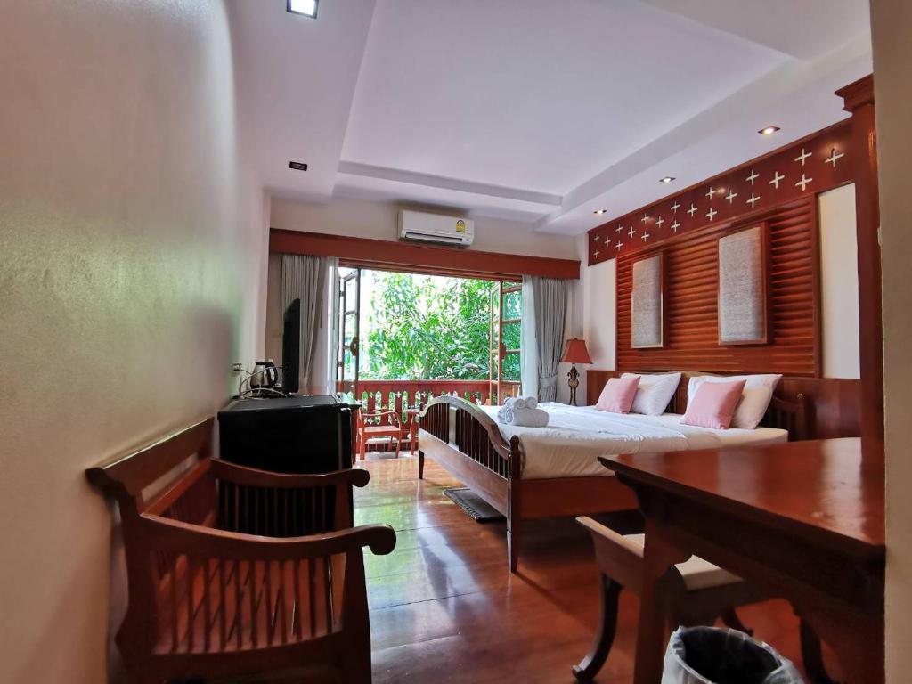 Gallery image of Sripat Guesthouse SHA Extra Plus in Chiang Mai