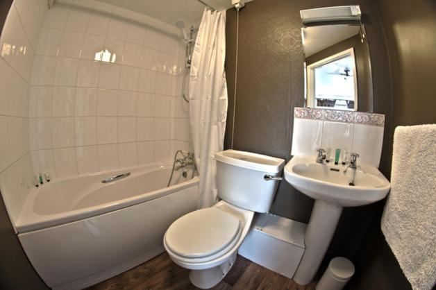 The Chequers Inn - Classic Twin Room