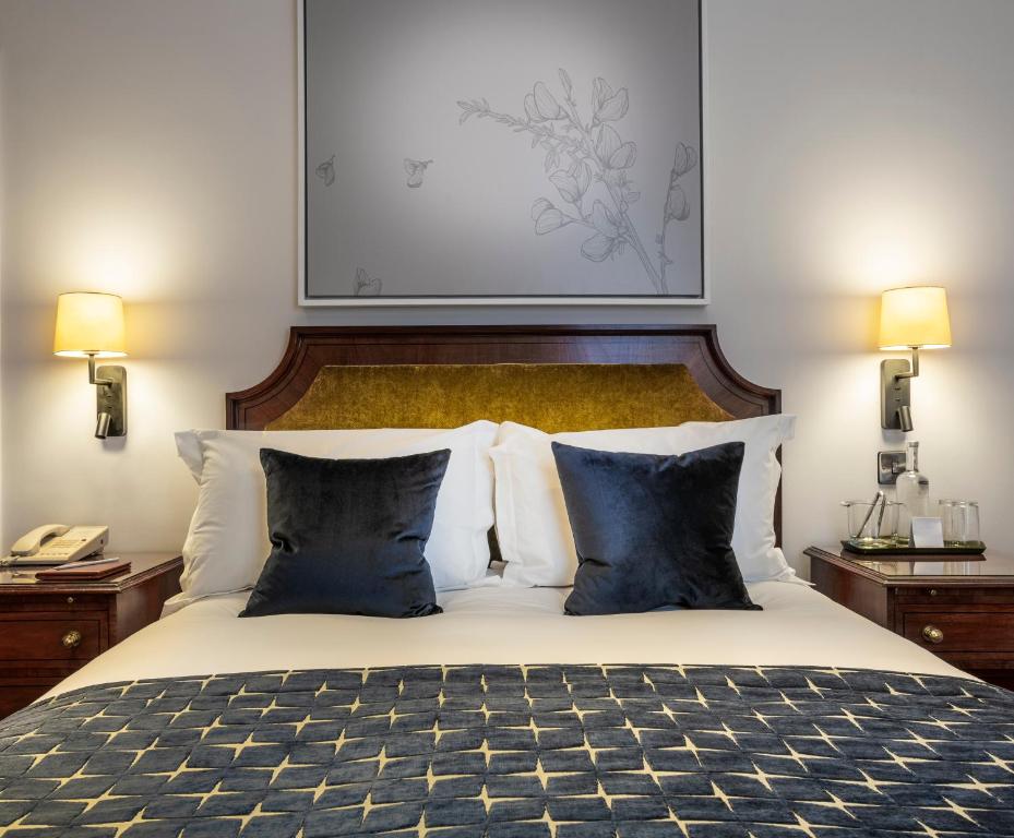 Sloane Place - Chelsea King