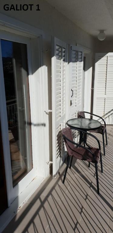 Balkón nebo terasa v ubytování Apartmani Galiot