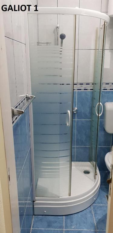 Koupelna v ubytování Apartmani Galiot