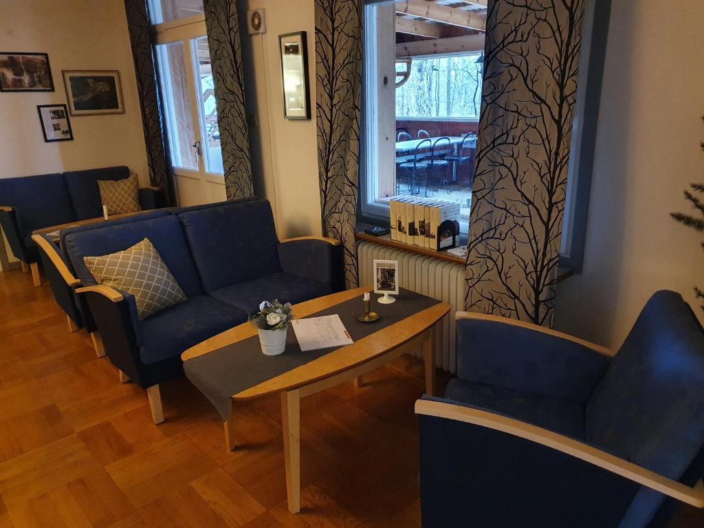 Posezení v ubytování Brukshotellet Skinnsberg
