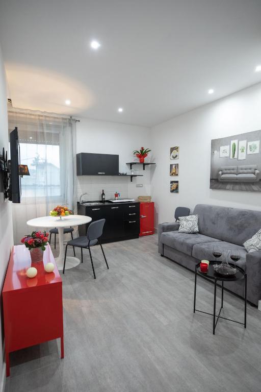 Kuchnia lub aneks kuchenny w obiekcie Napolidays Toledo Apartment By Dimorra