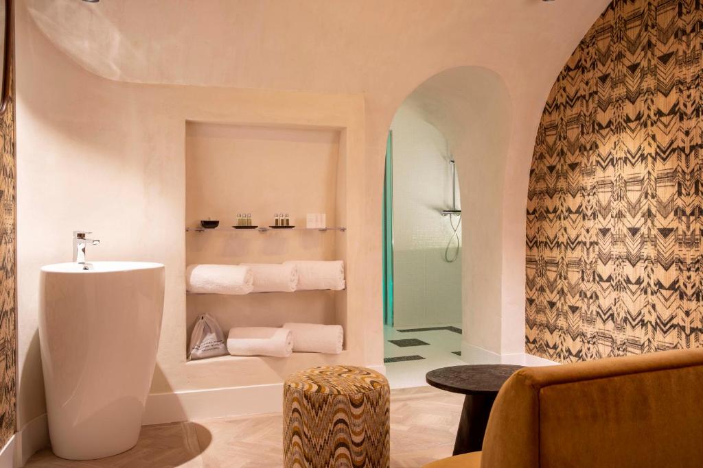 Hotel Phileas Lazare & Spa - Opera - Resim 14