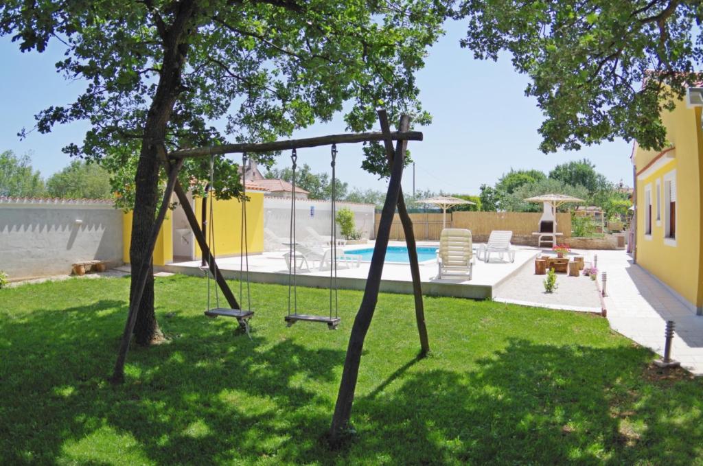 House Oliva, Sveti Kirin - Four-Bedroom House