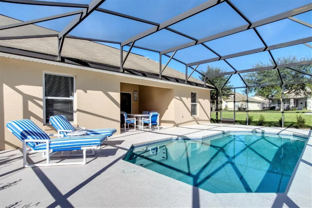 Pine Views, 4 Bed Disney Area Home, Private Pool, Davenport, United States