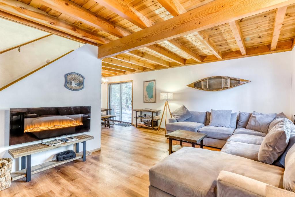 West Shore Chalet – Photos 1