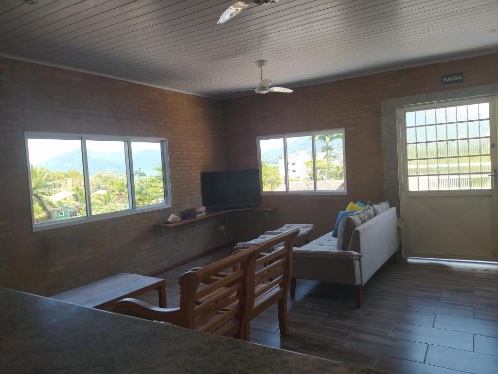  Cobertura na Enseada a 80 m da areia