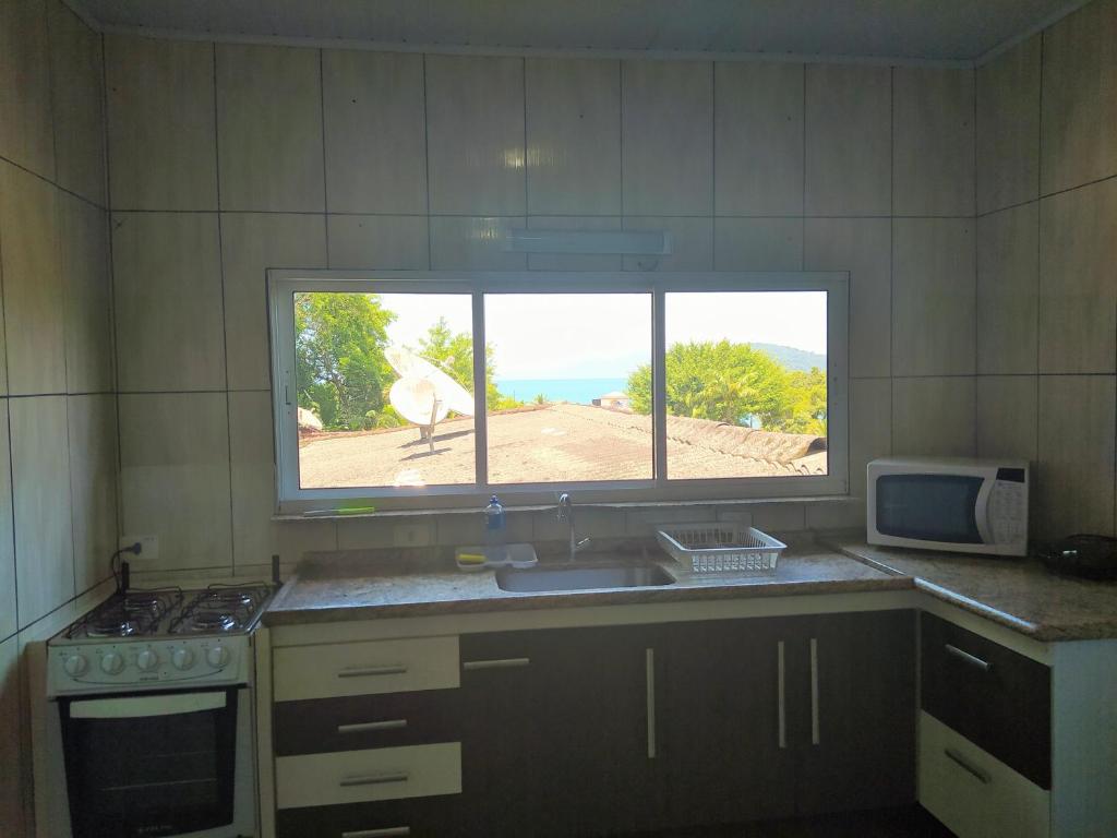  Cobertura na Enseada a 80 m da areia