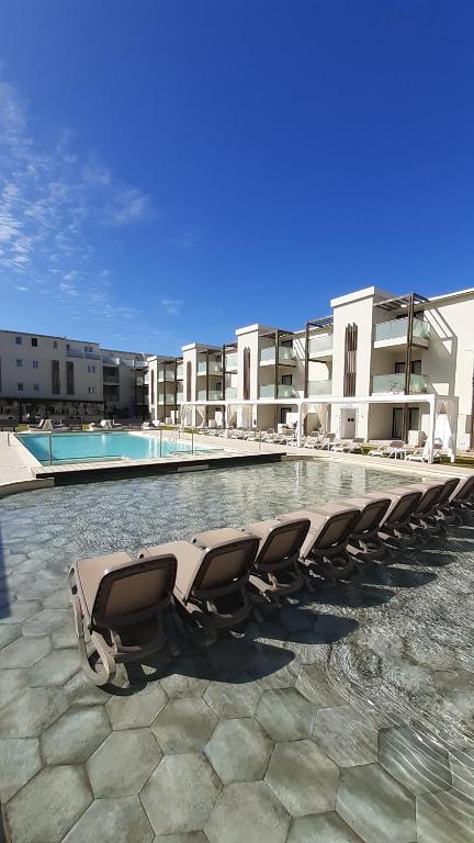 Bazén v ubytování Halos Casa Resort nebo v jeho okolí