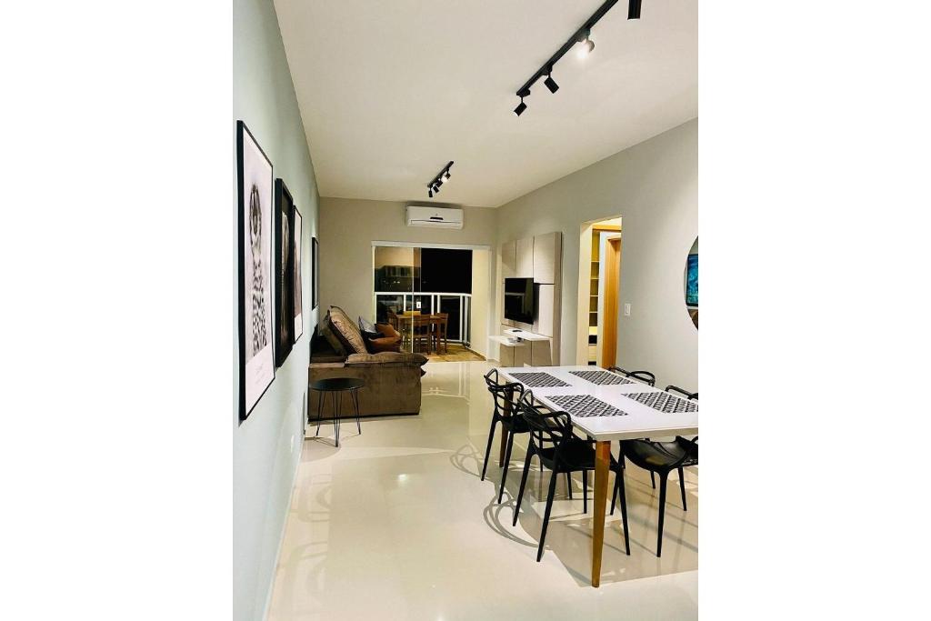  Belíssimo Apartamento no Centro de Ubatuba