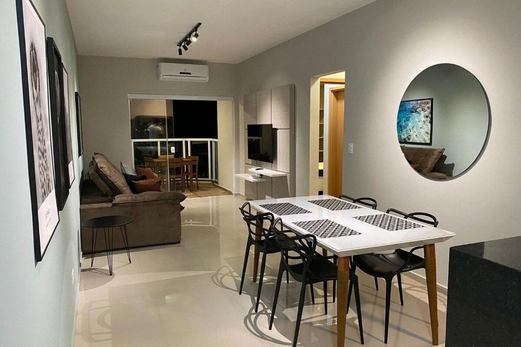  Belíssimo Apartamento no Centro de Ubatuba