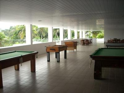  Apto Toninhas Lazer completo.