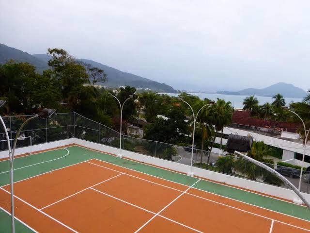  Apto Toninhas Lazer completo.