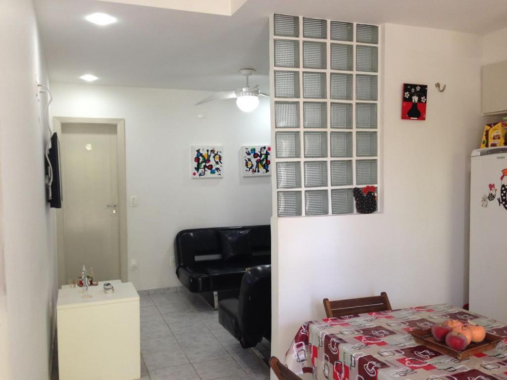  Apto Toninhas Lazer completo.