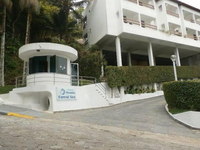  Apto Toninhas Lazer completo.