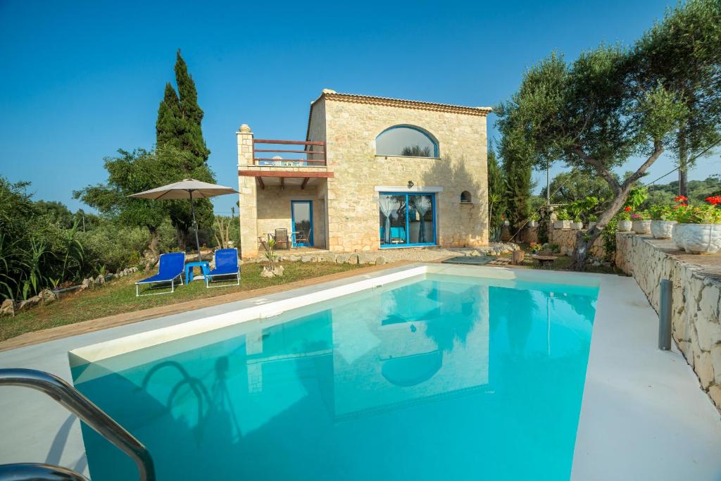 Bazén v ubytování Astarte Villas - Beach Villa Nout nebo v jeho okolí
