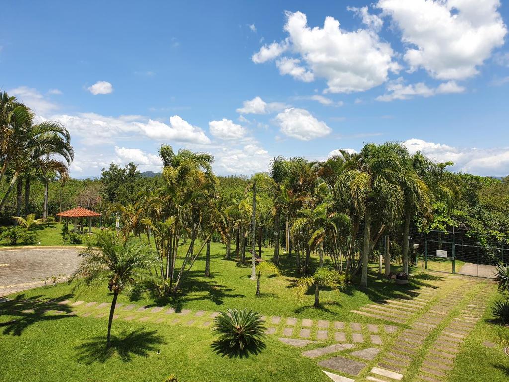  Triplex em Condomínio Clube frente mar