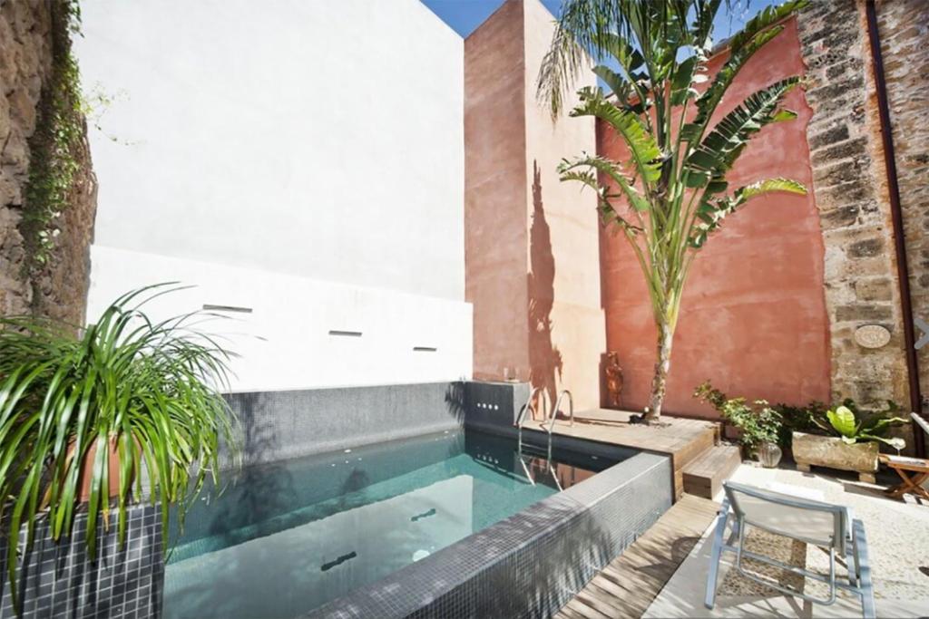 Bazén v ubytování Casa Murallas para 6 con piscina en Alcudia cerca de playas nebo v jeho okolí