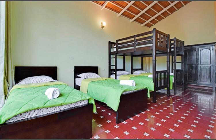 Aakriti Homestay - Sala Familiar Con Balcón