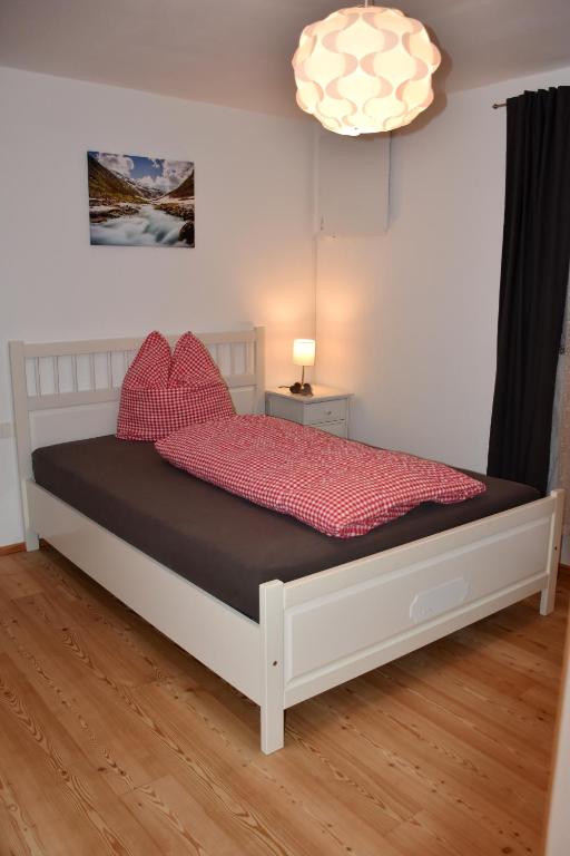 Postel nebo postele na pokoji v ubytování Ferienwohnung Heideggerhof