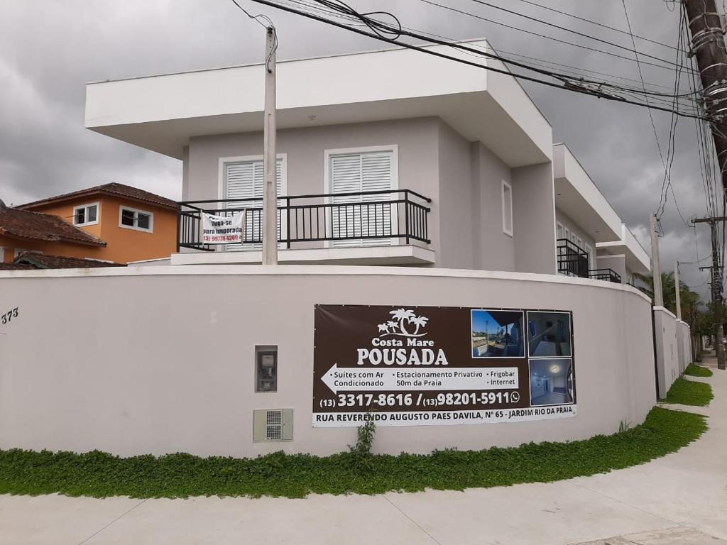  Sobrado frente ao SESC