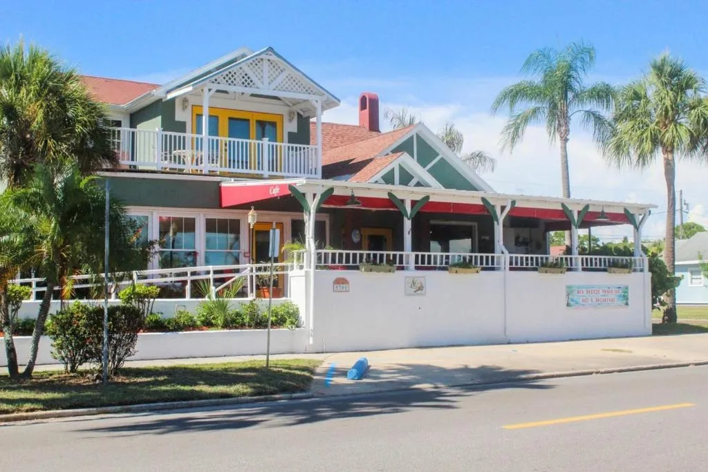 Seabreeze Gulfport Waterfront Beach by Tech Travel, Kudrovo, United States