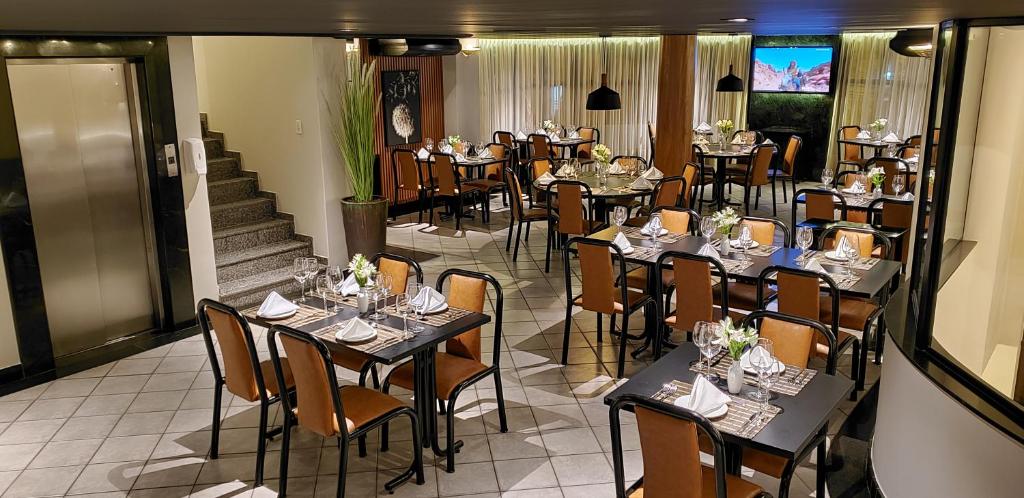  Lord Plaza Hotel
