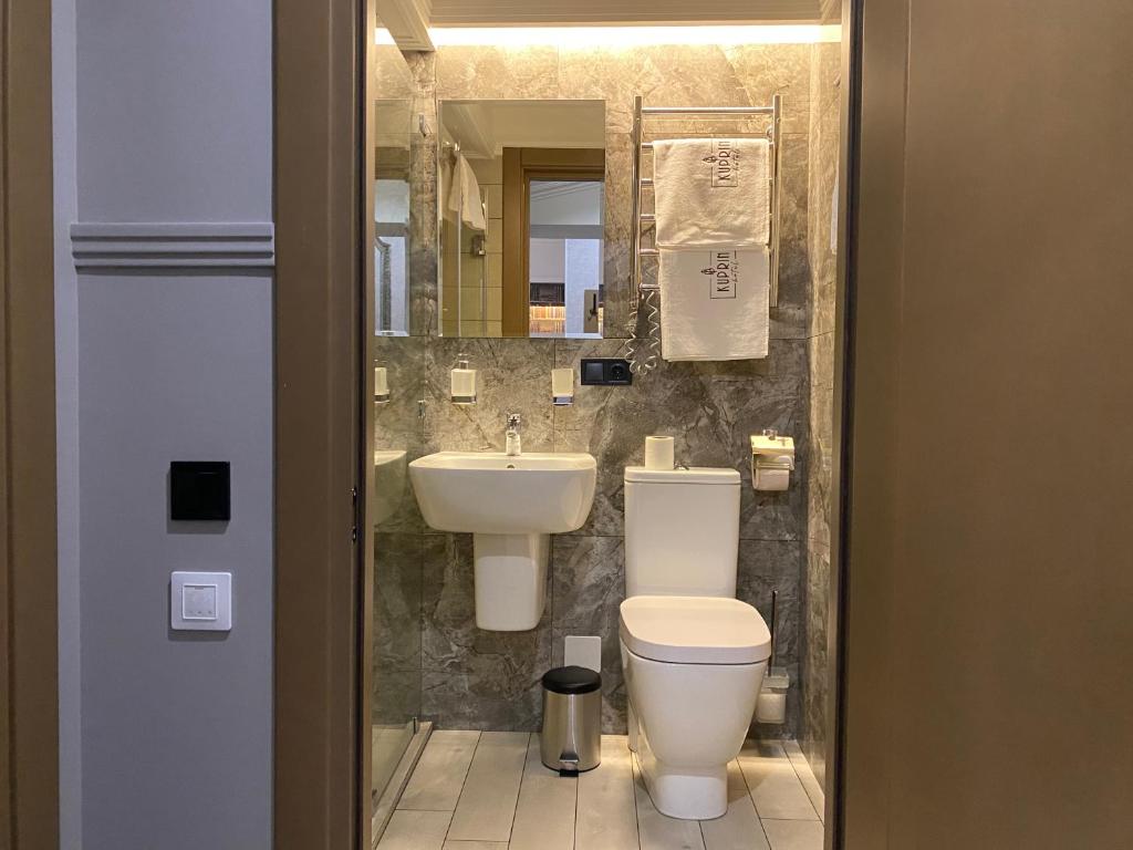 Koupelna v ubytování Kuprin Hotel