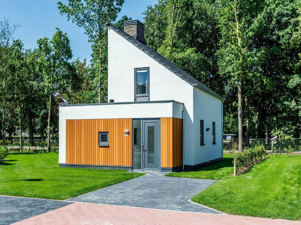 Photo de la galerie de l'établissement Modern and stylish villa with two bathrooms in Limburg, à Roggel
