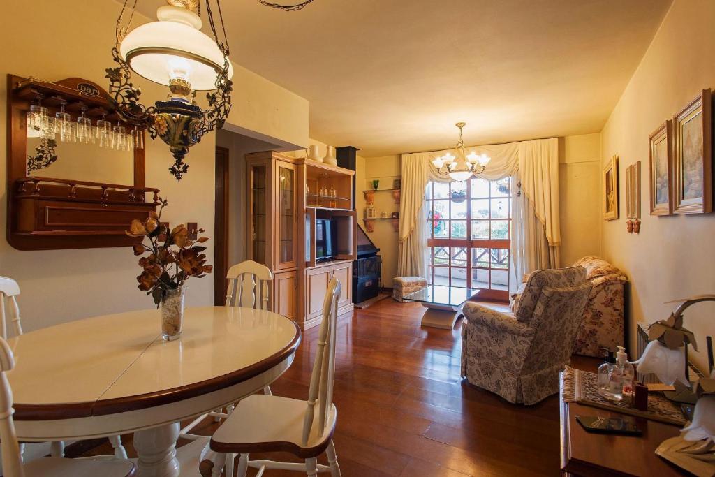  Alto da Colina 103 - 2 suítes junto à Rua Torta Praça das Etnias