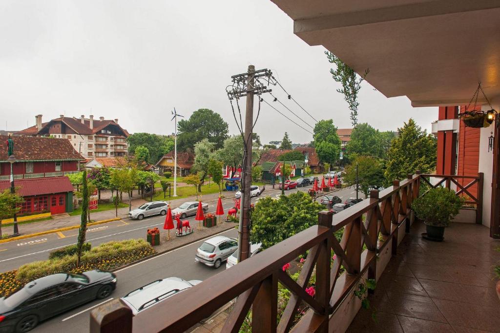  Alto da Colina 103 - 2 suítes junto à Rua Torta Praça das Etnias