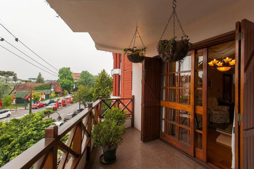  Alto da Colina 103 - 2 suítes junto à Rua Torta Praça das Etnias