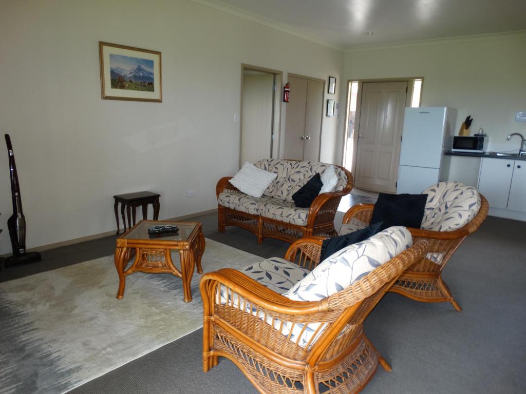 Posezení v ubytování Kauri Lodge Karapiro