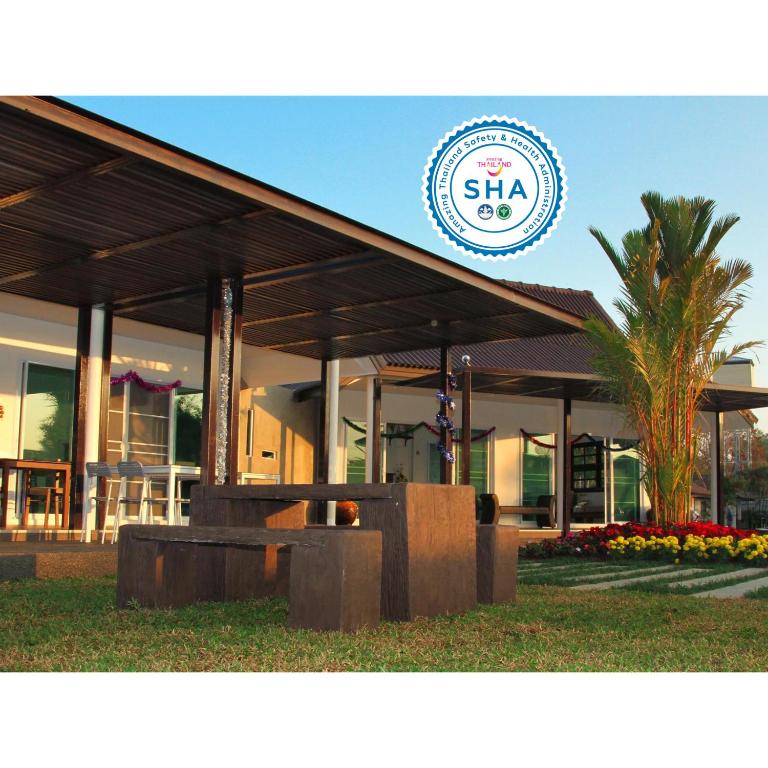 Certifikát, hodnocení, plakát nebo jiný dokument vystavený v ubytování Chiangrai Green Park Resort
