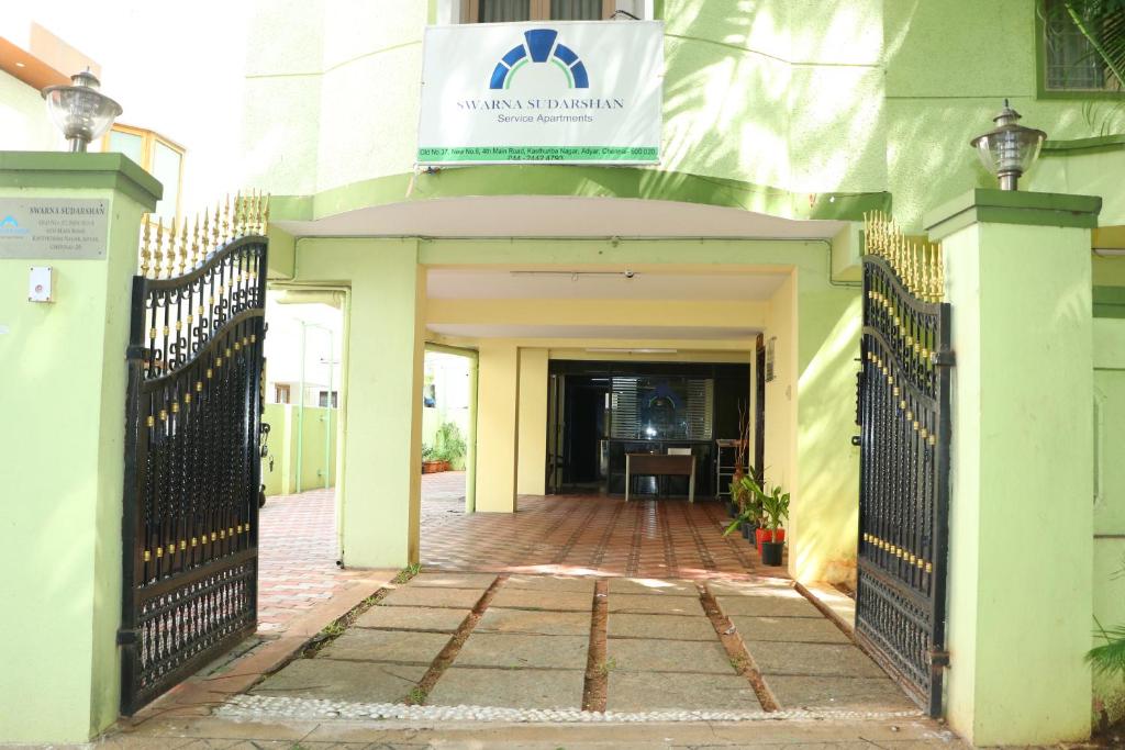 Exteriér nebo vchod ubytování Swarna Sudarshan Service Apartment @ Adyar chennai