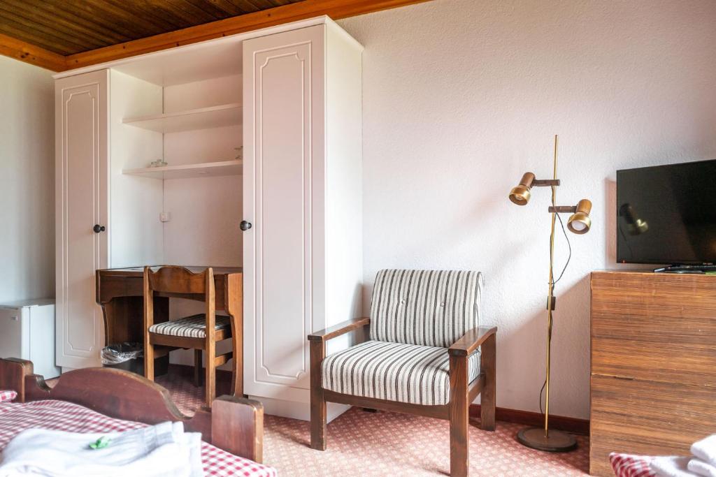 Hotel Gletscherblick Grindelwald - Habitación Doble Con Balcón Y Vista De Montaña