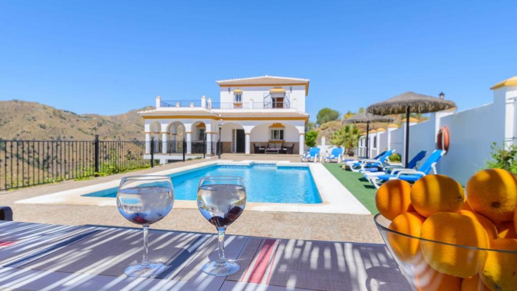 Bazén v ubytování Villa Jazmin Vinuela by Ruralidays nebo v jeho okolí
