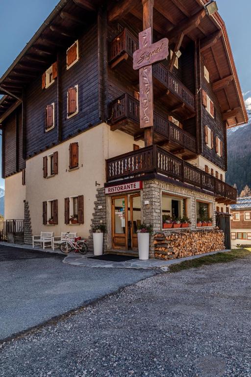 Budova, kde se hotel nachází