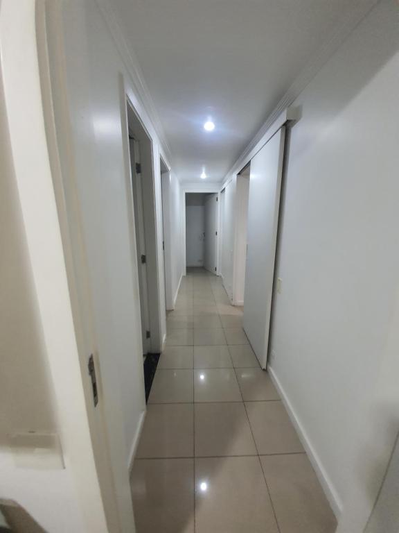  Guarujá apartamento quadra praia amplo