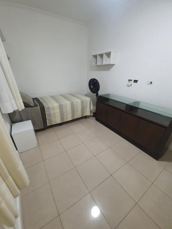  Guarujá apartamento quadra praia amplo